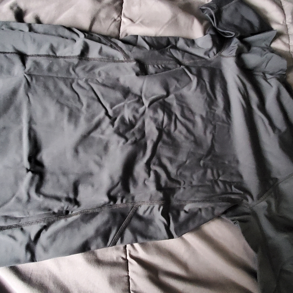 Rash guard - Picture 2 of 3
